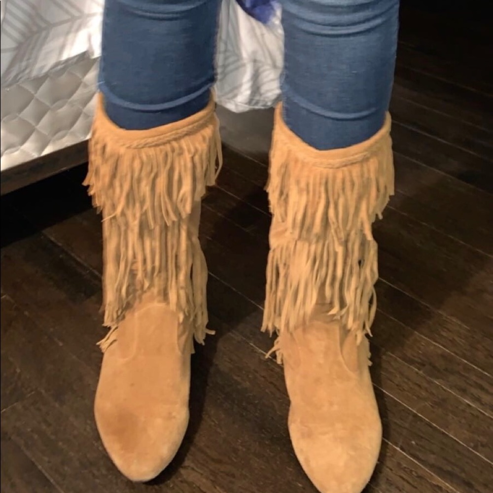Gorgeous chestnut suede moccasin fringe boots